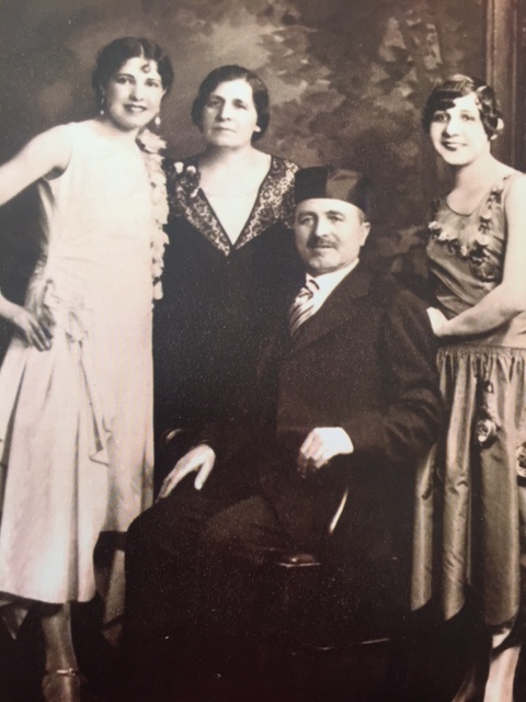 Aaron & Dora Paul with Daughters